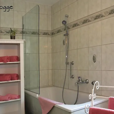Ferienhaus - Am Kuetertor - Alle Apartments Mit Terrasse Oder Balkon - Preis Inclusive 5 Prozent Bettensteuer Stralsund Buitenkant foto
