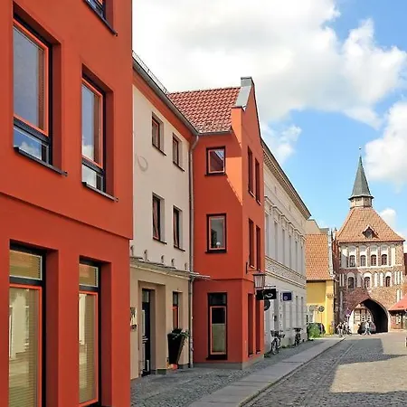 Ferienhaus - Am Kuetertor - Alle Apartments Mit Terrasse Oder Balkon - Preis Inclusive 5 Prozent Bettensteuer Stralsund Buitenkant foto